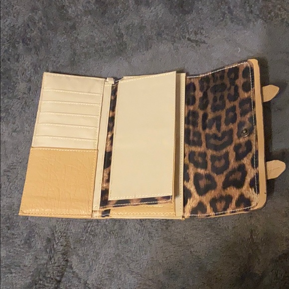 wallet - Picture 4 of 4